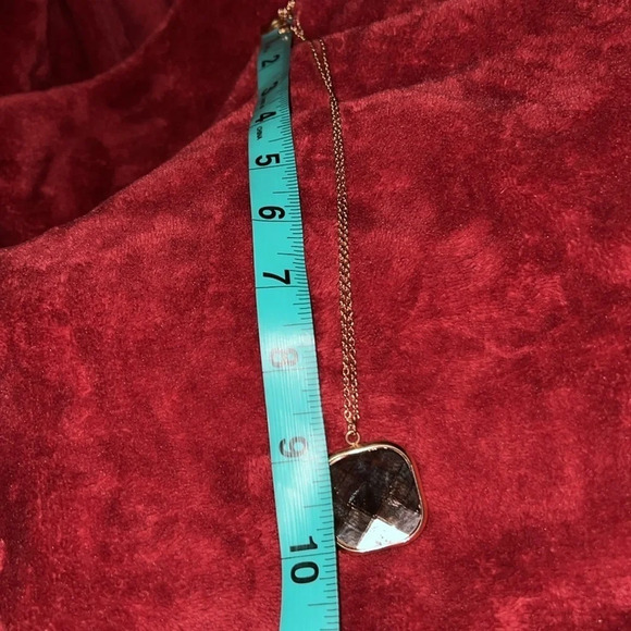 Vintage style Mother  of Pearl Smoky Square Pendant Necklace - Picture 9 of 12